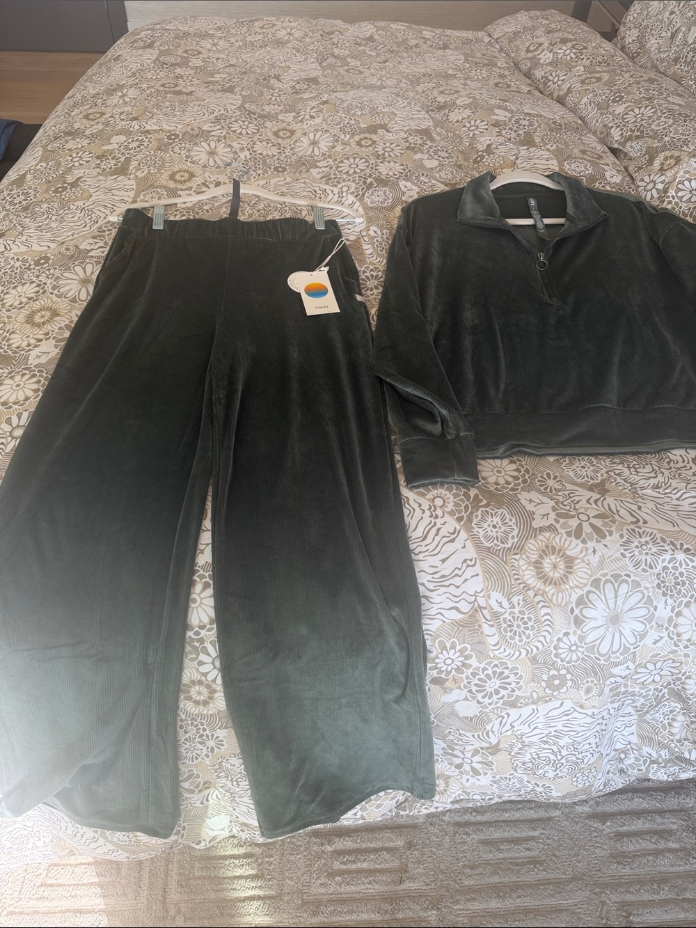 Vuori Olive Green Velour Two-Piece Pajama Set